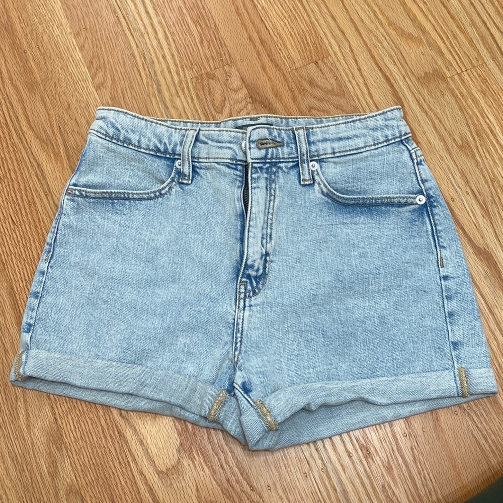 Wild fable shorts. Size 2/26R